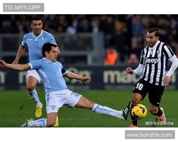 波多诺山丘与加拉加斯的精彩对决展现足球魅力与团队精神 波多诺山丘与加拉加斯的精彩对决展现足球魅力与团队精神