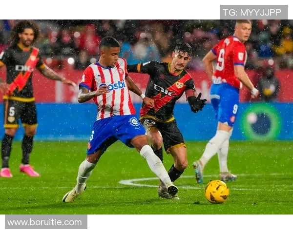 巴萨主场狂胜皇马四球零封震撼西甲第十三轮赛事回顾